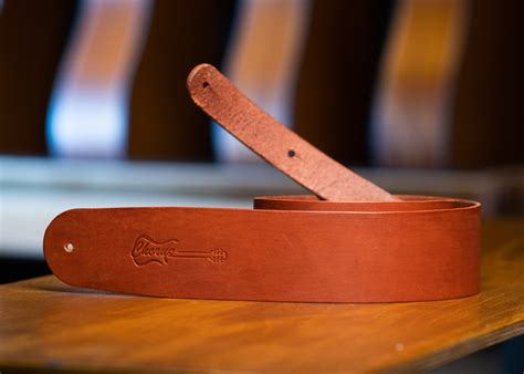 Ремень для гитары из кожи купить за 3000 ₽ | Магазин GuitarLavka