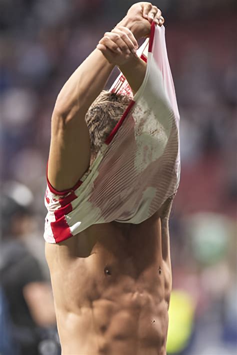 Mario Llorente Twitter