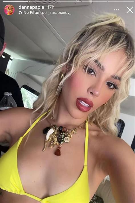 Danna Paola llevó un bikini amarillo que es ideal para lucir un