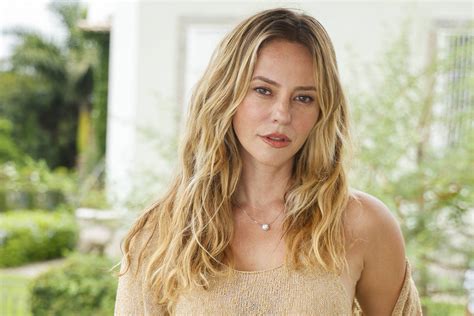 Paolla Oliveira é surpreendida com anúncio da Grande Rio - 16/07/2025