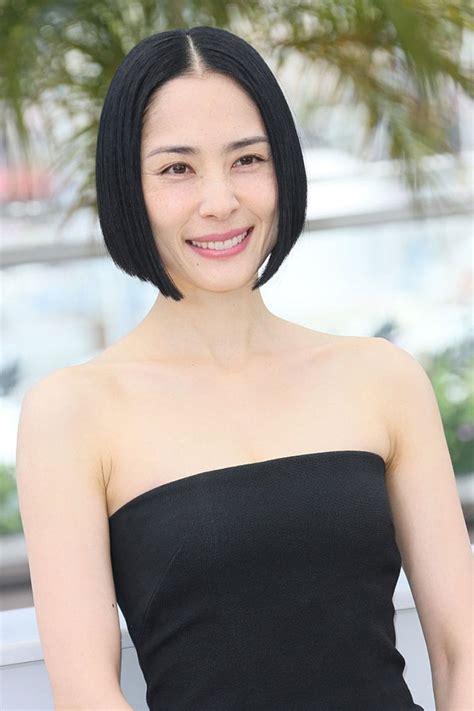 【透明感に卒倒】奇跡の48歳、深津絵里の美貌が変わらない！ | FORZA STYLE｜ファッション＆ライフスタイル[フォルツァスタイル]