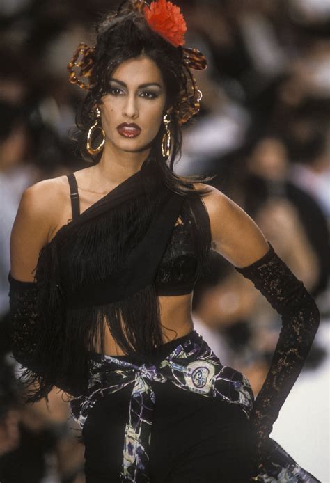 Yasmeen Ghauri / Complice Runway by D&G 1992 | Original supermodels
