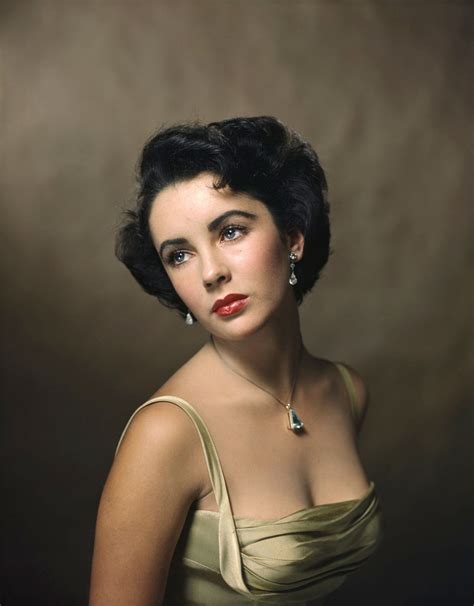 Young Elizabeth Taylor Candid
