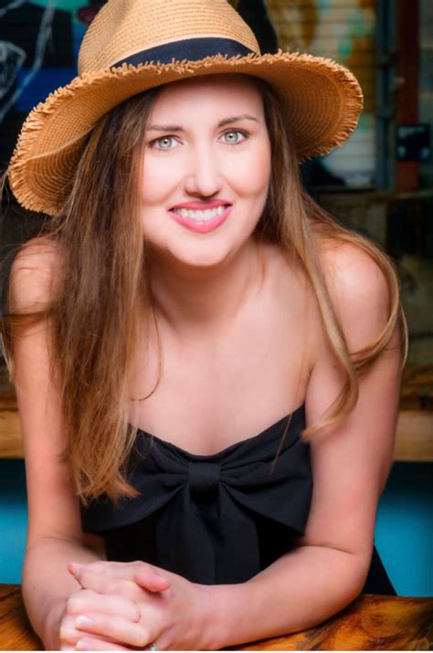 Ashley – Gray Models & Talent