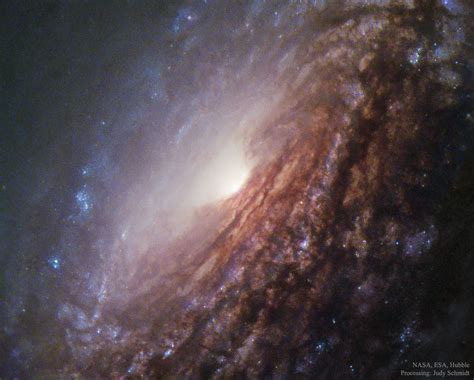 APOD: 2017 January 9 - In the Center of Spiral Galaxy NGC 5033