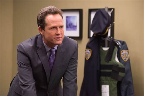 Brooklyn Nine-Nine: Dean Winters is a True TV Vulture | Den of Geek