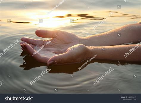 womens hand dropping   royalty  licensable stock