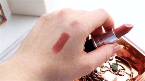 REVIEW | MAC VELVET TEDDY LIPSTICK - Lily Like
