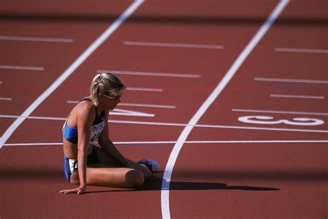Suzy Favor Hamilton, da atleta olimpica a escort di lusso: una storia