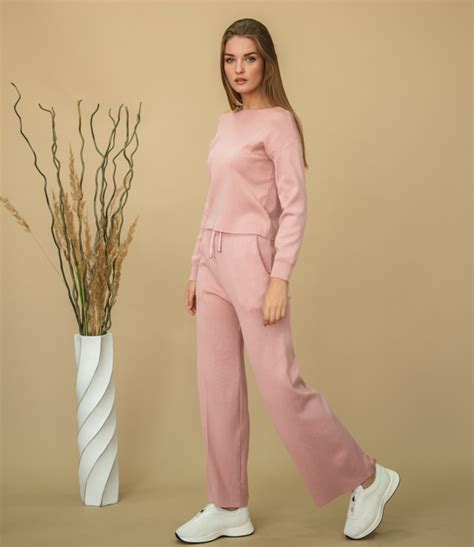 Костюм #1069, цвет розовый - купить женские костюмы оптом
