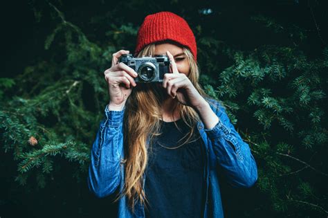 beautiful photographer    picture   forest