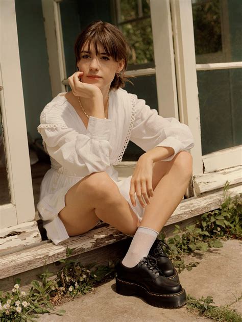 Daisy Edgar-Jones - abroparaguas.com