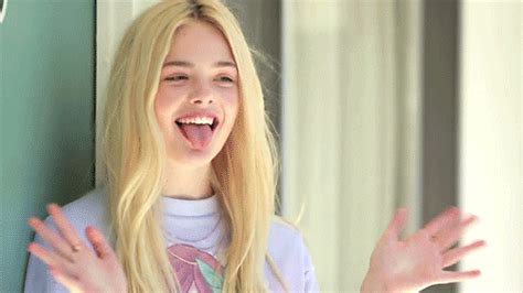 Elle fanning disney GIF - Celebrity GIFs & MP4 Videos - GIFPoster