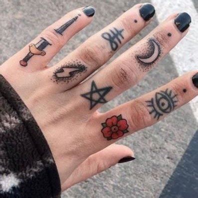 Тату на пальці: тренди для дівчат | VeAn Tattoo