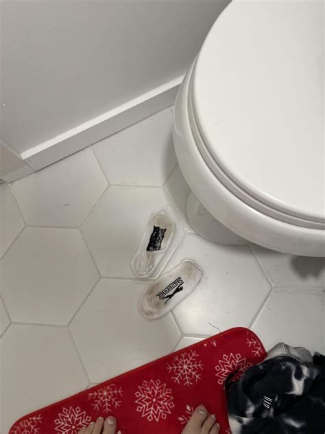 Being the queen of dirty feet means wearing socks for 1 hour to get