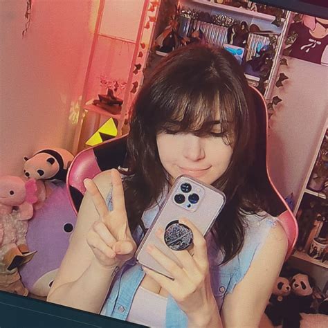 Twitter Live posts > Insta live posts : r/KaitlinWitcher