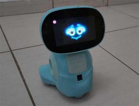 Review: Miko 3 Personal AI Robot – Gadget Voize