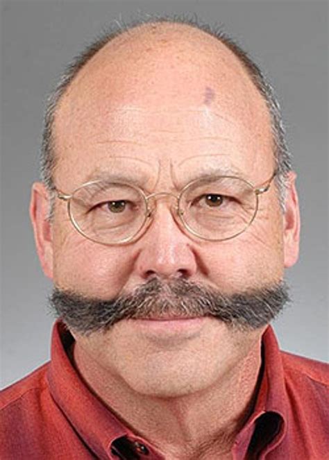 Professor’s study asks: Do animals keep animals as pets, too?