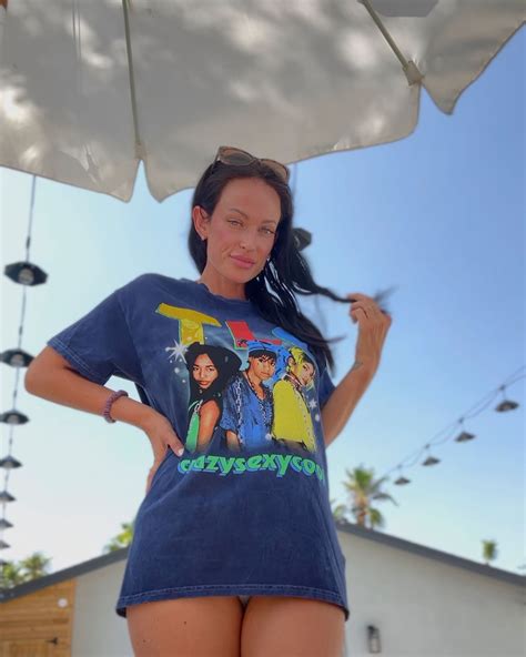 Amanda Wilde | Reasons to follow this 40 year old mom👇🏻 . . . Because I