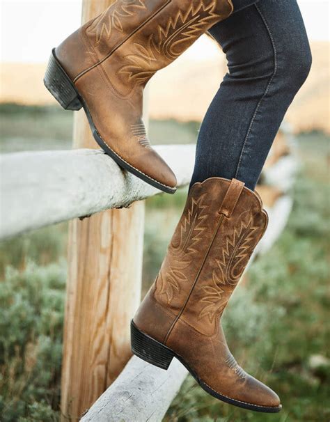 ariat womens heritage distressed western  toe cowboy boots cowpokes