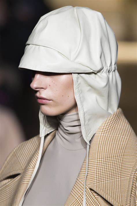 Mila Schön at Milan Fashion Week Fall 2018 | Hat fashion, Fashion ...