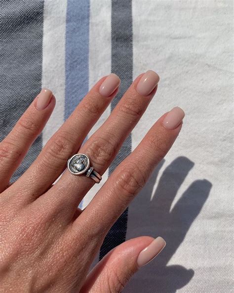 Стильный натуральный маникюр | Casual nails, Classic nails, Subtle nails