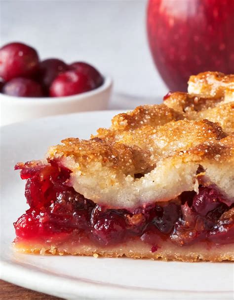 Apple Cranberry Crumb Pie