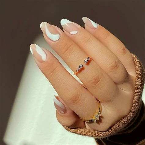 10 diseños de uñas en color blanco para un manicure limpio y delicado ...
