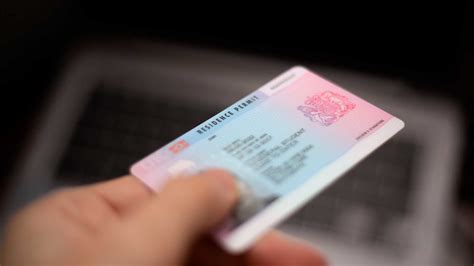 ВНЖ ЕС: способы получения вида на жительство, условия и сроки