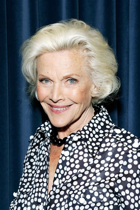 Honor Blackman dies — starred as Pussy Galore in ‘Goldfinger,’ dies at