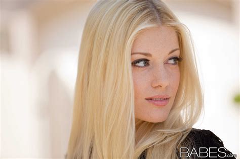 Charlotte Stokely (36 фото)