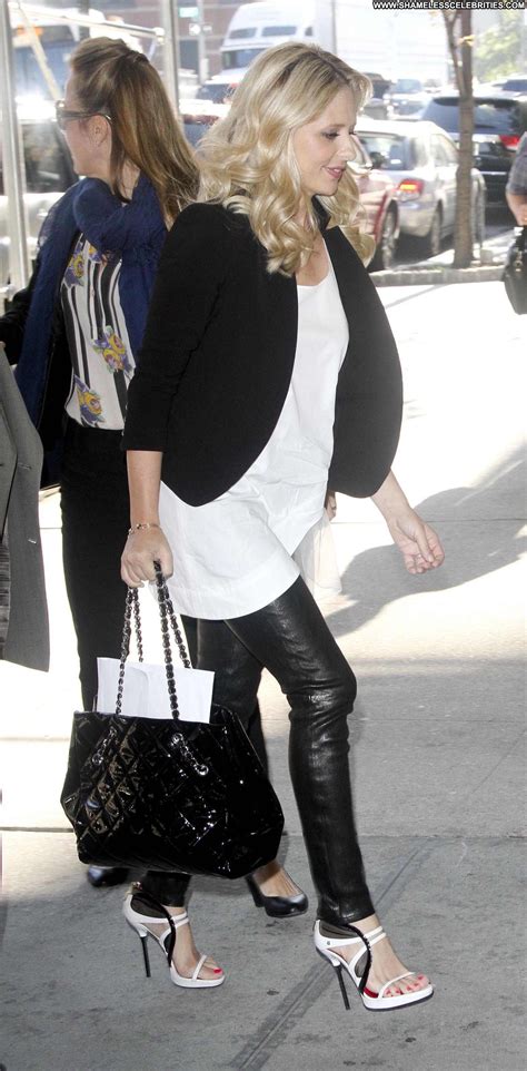 Pride Of Britain Awards Sarah Michelle Gellar London Posing Hot