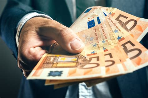 how much does it cost a creditor to sue you
