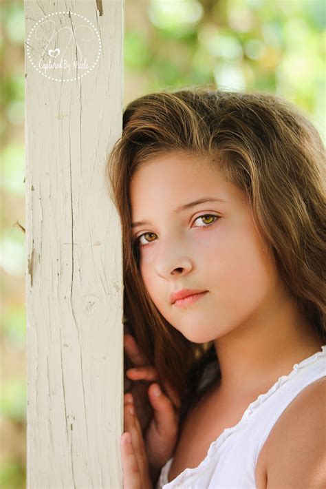 גלו 10 רעיונות של רעיונות לבוק ו-בת מצווה | צילום, צילום ילדות, פוזות