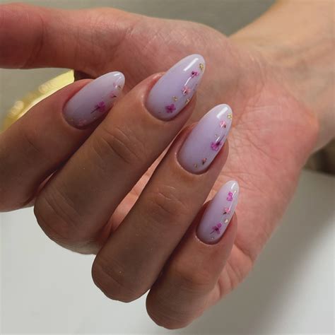 30 Round Nails Designs That Are Trending Now - Fame & Frills