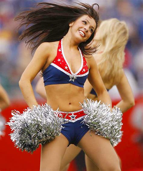 Philadelphia Eagles Cheerleaders: New England Patriots Cheerleaders