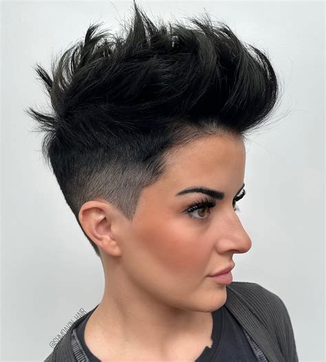 This bold ladies undercut styles look is trending in new york 26