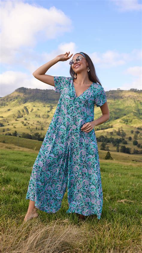 Naked Gypsy | Women’s Boho Fashion | Summer of Love 💜 A fun, retro