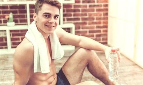 Why Are My Arms So Skinny? 6 Authentic Tips for Gaining Muscle - Slim ...