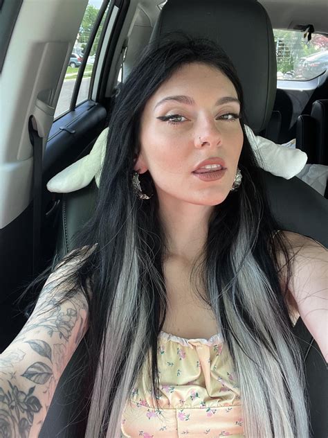 Tattooed Girls & Models