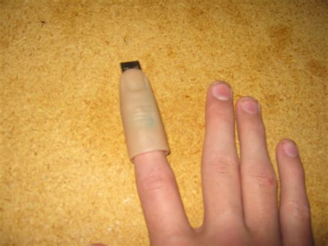 Thumb Drive. Litterally : 4 Steps - Instructables