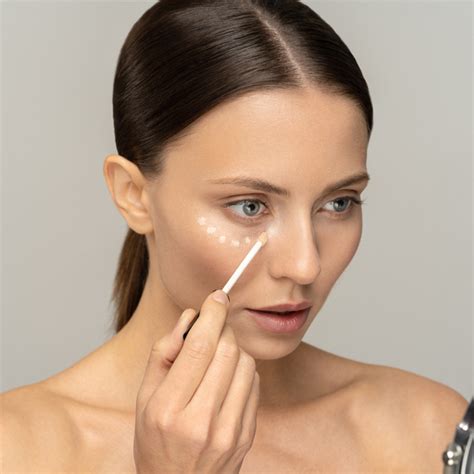 The Anti-Aging Concealer Trick Every Woman Should Be Trying For An ...