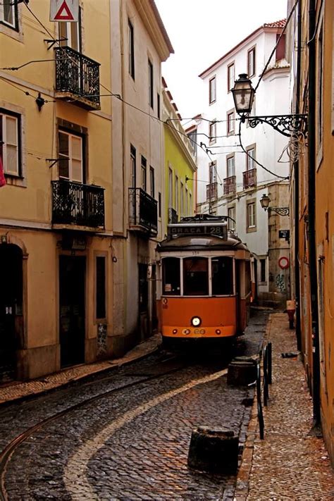 Alfama - Lisboa - PORTUGAL | Lisbon portugal, Places to go, Lisbon