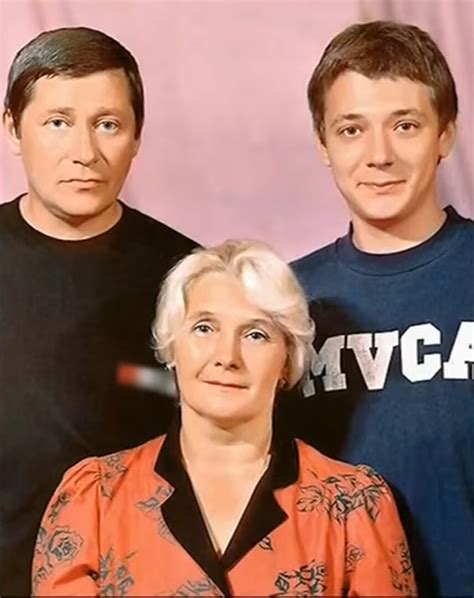 Ян Цапник - разведчик ВДВ, солнце русской комедии и редкий семьянин ...