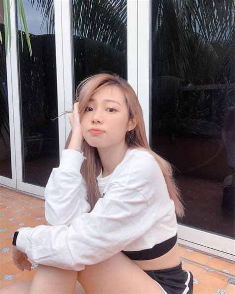 Joey Lee | 如果有一天你懂我的奇奇怪怪 你也会和我一样可爱👻 How’s your lockdown days going ? Do