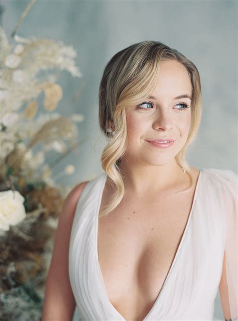 3 Winter Bride Looks – The White Wren