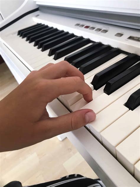 Die richtige Handhaltung am Klavier - Pianobeat