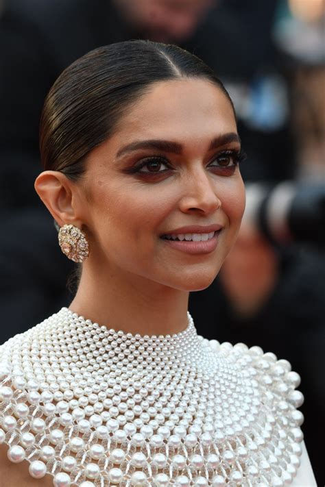 Deepika Padukone - Cannes Film Festival Closing Ceremony Red Carpet 05