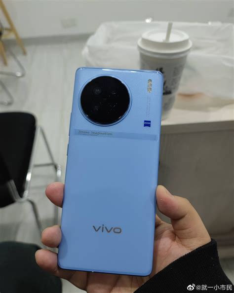 Vivo X90 series live images leaked, features Zeiss lens and V2 chip