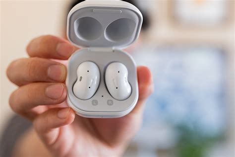 Samsung Galaxy Buds Live Review: A Step Backward | Digital Trends